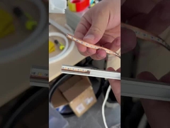 Profili a LED intagliati per la decorazione della cucina